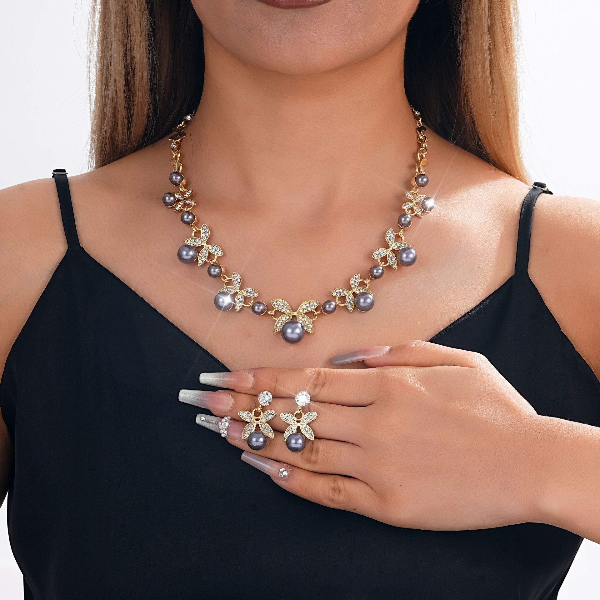 Cross-Border Hot-Selling European and American Popular Butterfly Necklace Women's Fashion Versatile Light Luxury Clavicle Chain Earrings Jewelry Retail and Wholesale