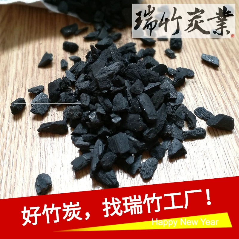 Очищает воздух, частицы бамбукового угля, краска-поглощающая формальдегид, дезодорирует и дезодорирует качество воды, фильтры, пакет активированного угля, родной уголь в наличии.