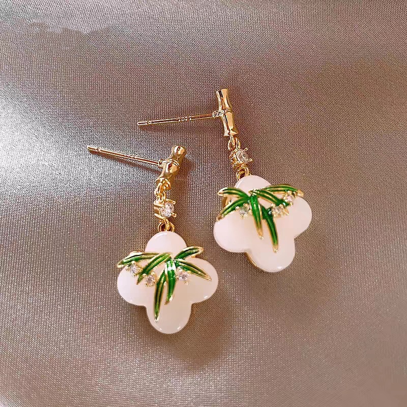retro elegant earrings