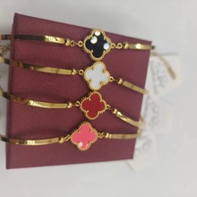 不锈钢四叶花手镯时尚金色百搭手链韩版流行幸运四叶草厂家批发