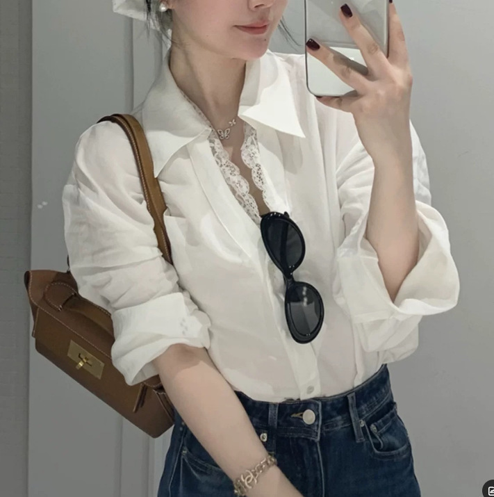 Lace Splicing V Neck Fake Two-Piece White Shirt Spring Women's 2025 New Niche Unique Chic Top