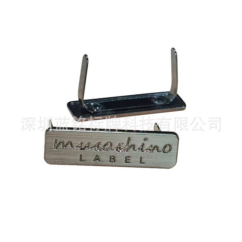 专业生产箱包行李箱锌合金铭牌压铸鞋子logo商标五金电镀压铸标牌