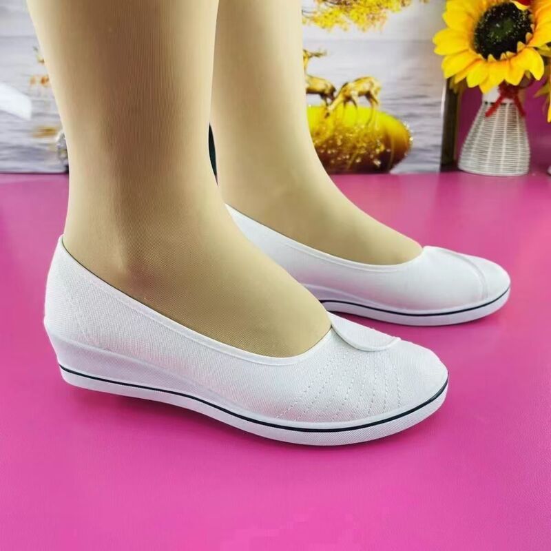 One word hospital nurse shoes spring white wedge heel soft bottom beef tendon bottom flat bottom breathable non-slip work shoes wholesale