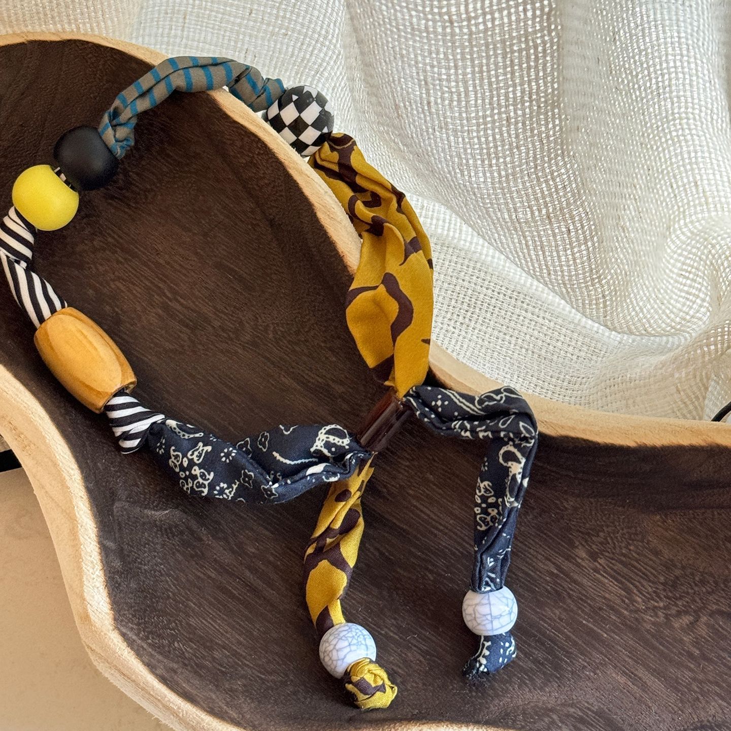 布艺印花亚克力木珠爱心吊坠项链民族风锁骨链个性小众设计感项饰详情9