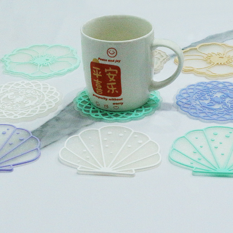 Posavasos de aislamiento térmico creativo de dibujos animados posavasos de goma suave de PVC posavasos antideslizantes y fáciles de enjuagar logotipos impresos posavasos de goma suave resistentes a altas temperaturas