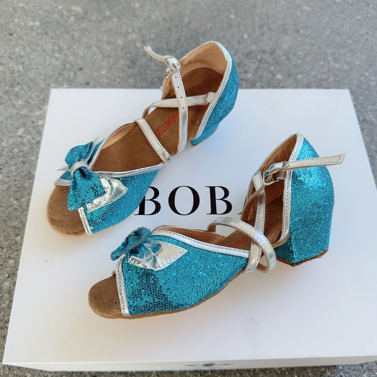 Girls' Latin Dance Shoes, Soft-Soled, for Girls, Children, Beginners, Adults, with Thick Heels and Cross Straps