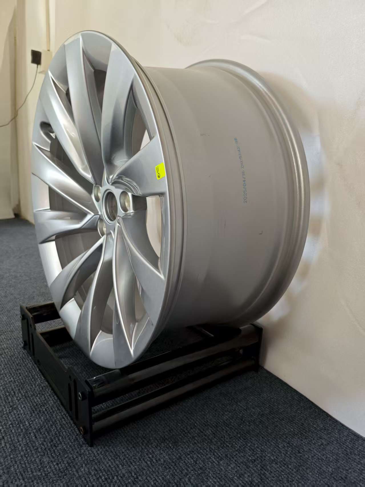 Suitable for Tesla's New Version of Model Y 20inch Original Style Wheels with Standard High-End New Wheels