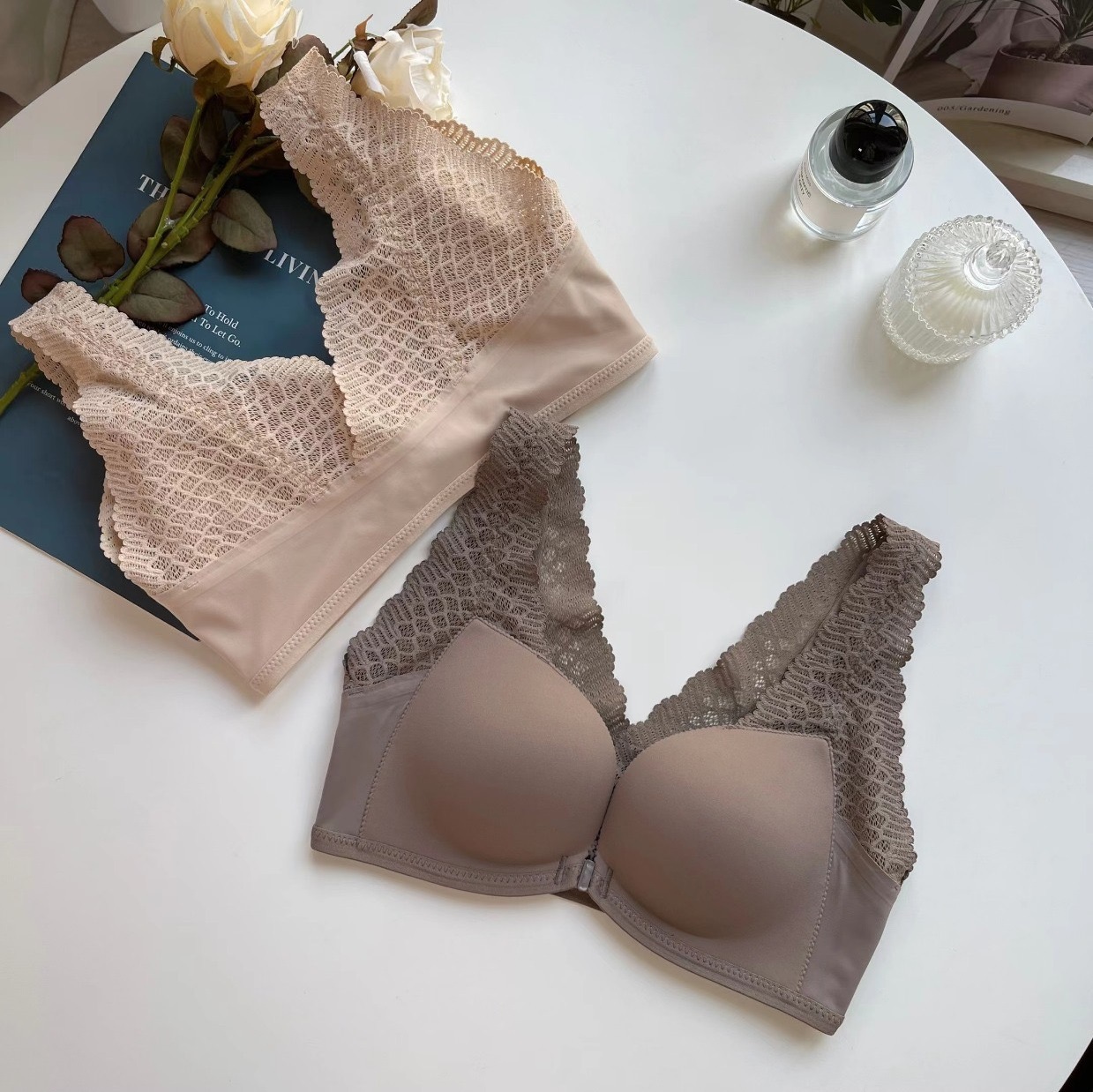 Japonés original de una sola luz de madera chaleco de algodón hebilla frontal belleza sin costuras espalda ropa interior de las mujeres pequeño pecho recogido sujetador inalámbrico 6329