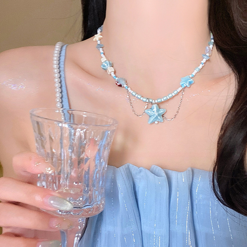 Collar con colgante de cuentas de estrella de color de verano, dulce femenino, pequeña cadena de clavícula fresca, estilo de vacaciones, collar de todo fósforo de nicho