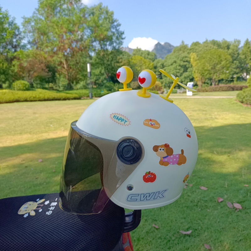 New National Standard Certified Winter Warm and Comfortable Electric Vehicle Motorcycle Safety Windproof Helmet for 1-8 Years Old, Cute and Resistant to Falling