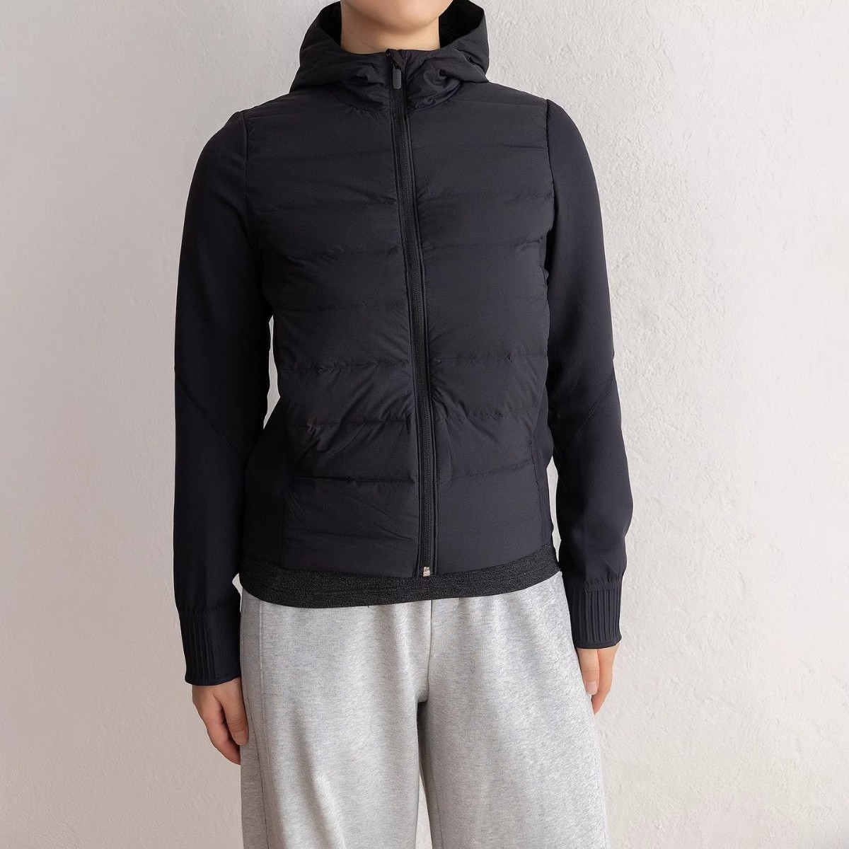 2025 primavera y verano 90 chaqueta de plumón ligera encapuchada cintura deportiva de mujer ligera empalme delgada chaqueta corta