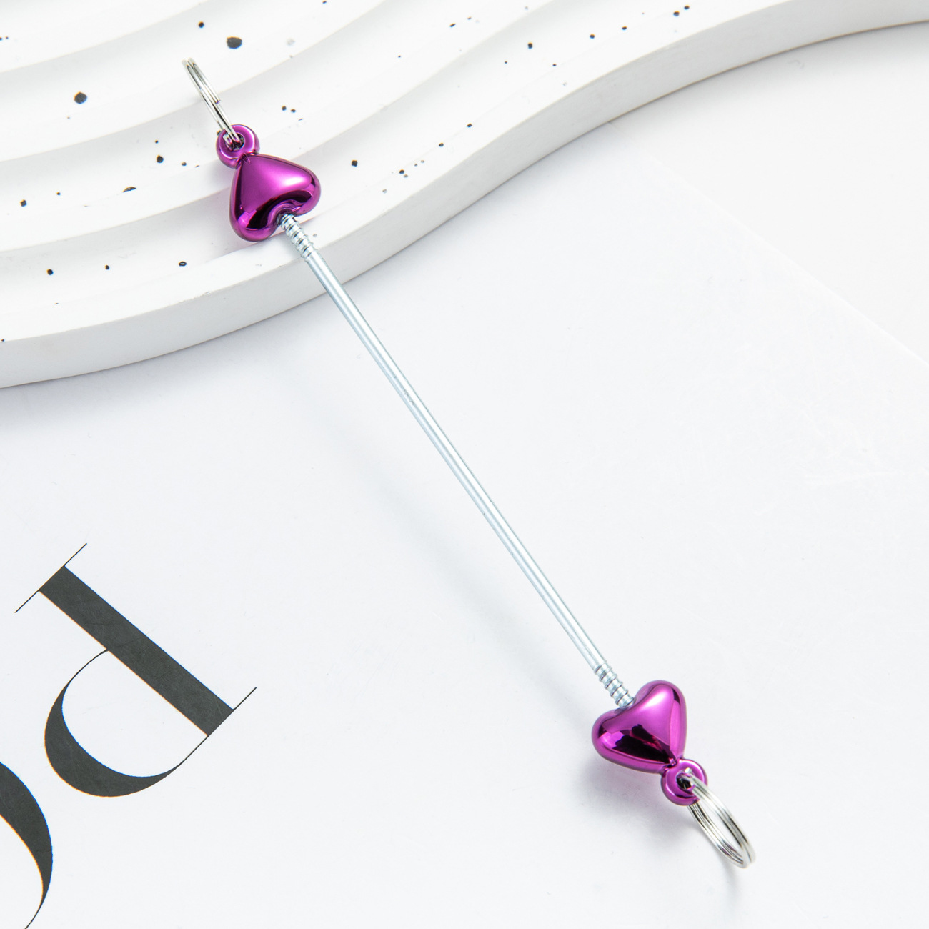 Spot bride love con cuentas accesorios colgantes accesorios de llavero con cuentas creativas accesorios de plástico con cuentas