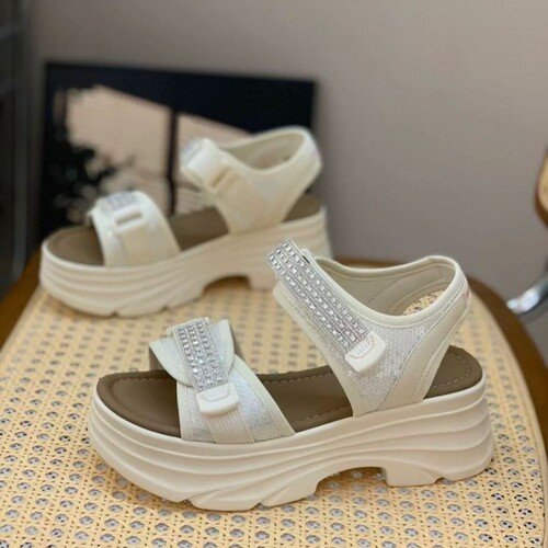 Small thick-soled Velcro sandals for women 2025 summer new soft-soled sports sandals breathable and non-slip beach shoes