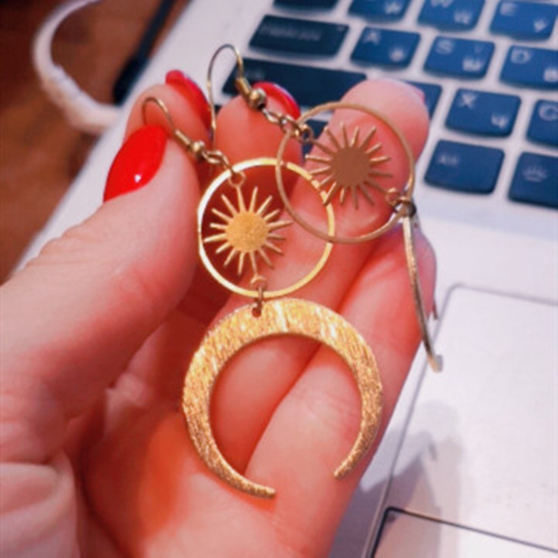 1 Pair Ethnic Style Simple Style Sun Moon Plating Metal Drop Earrings display picture 2