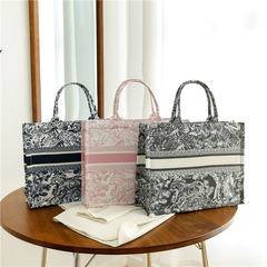 2023 New Arrival Women's Tote Bag: Chic Embroidered Jacquard Design, Large-Capacity Shoulder Bag Perfect for Shopping