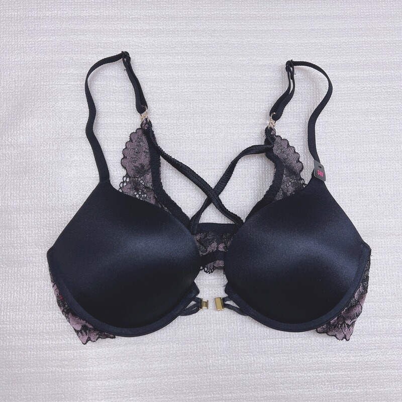 La front buckle 2.5-3cm thick small chest shows large smooth lace hollow thin upper and lower thick back bra La front buckle 2.5-3cm thick small chest shows large smooth lace hollow thin upper and lower thick back bra