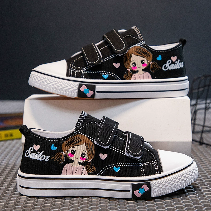 Детские кеды из канваса, мягкие кроссовки для девочек, осенние милые детские туфли, нескользящие повседневные туфли для девочек с мультяшным принтом, универсальные и удобные.