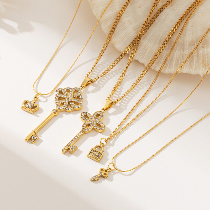 European and American 304 Stainless Steel Necklace Titanium Steel Non-Fading Women's Pendant Key Lock Couple Neck Chain Versatile Clavicle Chain