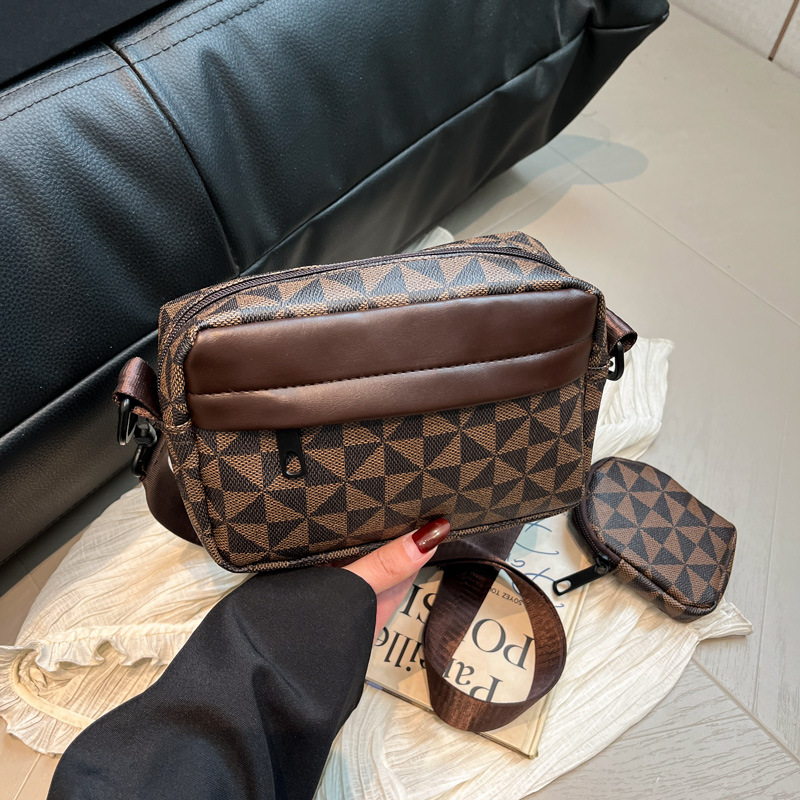 Men's Fashion Trendy Printed Casual Versatile Lightweight Wide Shoulder Strap Single Shoulder Crossbody Small Square Bag Portable Stylish Women's