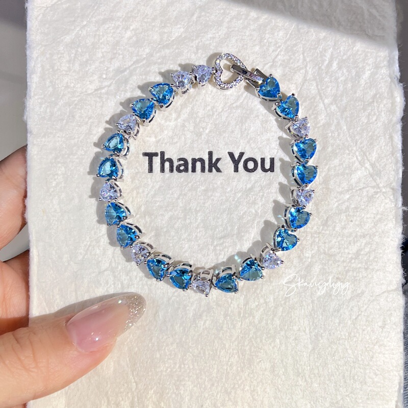 Inlaid with Aquamarine, Heart-Shaped, Fully Diamond-Studded, Exquisite and Fashionable Design, Clasp Bracelet, Imitation Natural Swiss Blue Topaz Jewelry Inlaid with Aquamarine, Heart-Shaped, Fully Diamond-Studded, Exquisite and Fashionable Design, Clasp Bracelet, Imitation Natural Swiss Blue Topaz Jewelry
