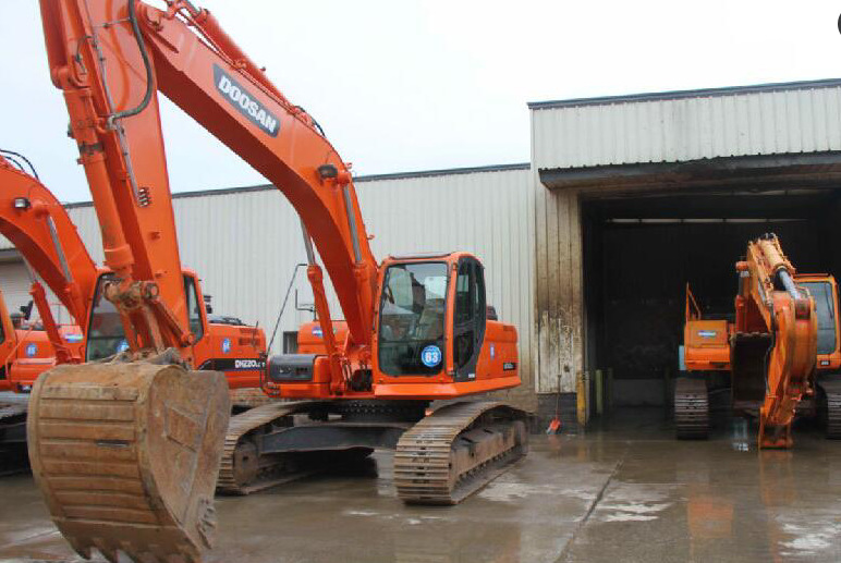 150 215 225 excavadora Doosan de segunda mano de marca coreana con cabeza de cañón