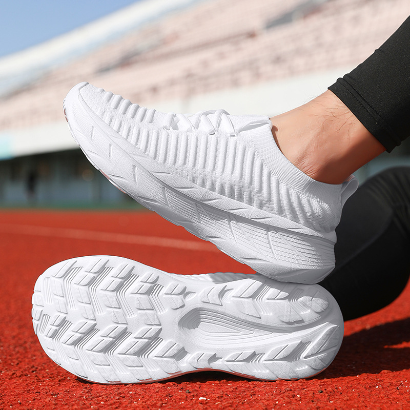 New foreign trade sports-style casual shoes for men and women, running shoes with soft soles, fly-knit shoes, men's cross-border bestseller, couple's shoes