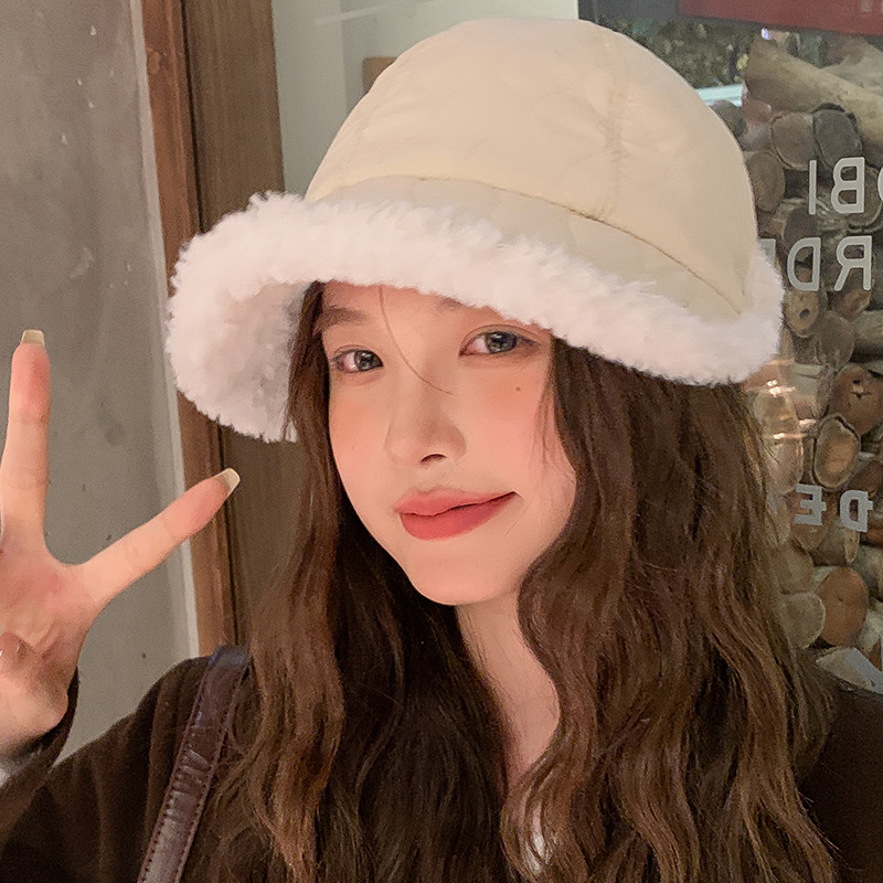 Chapeau en poils d'agneau pour femmes, chapeau chaud de cyclisme, défilé de mode, visage, petit duvet, langue de canard, en Stock, nouvelle collection automne et hiver_voghion.com