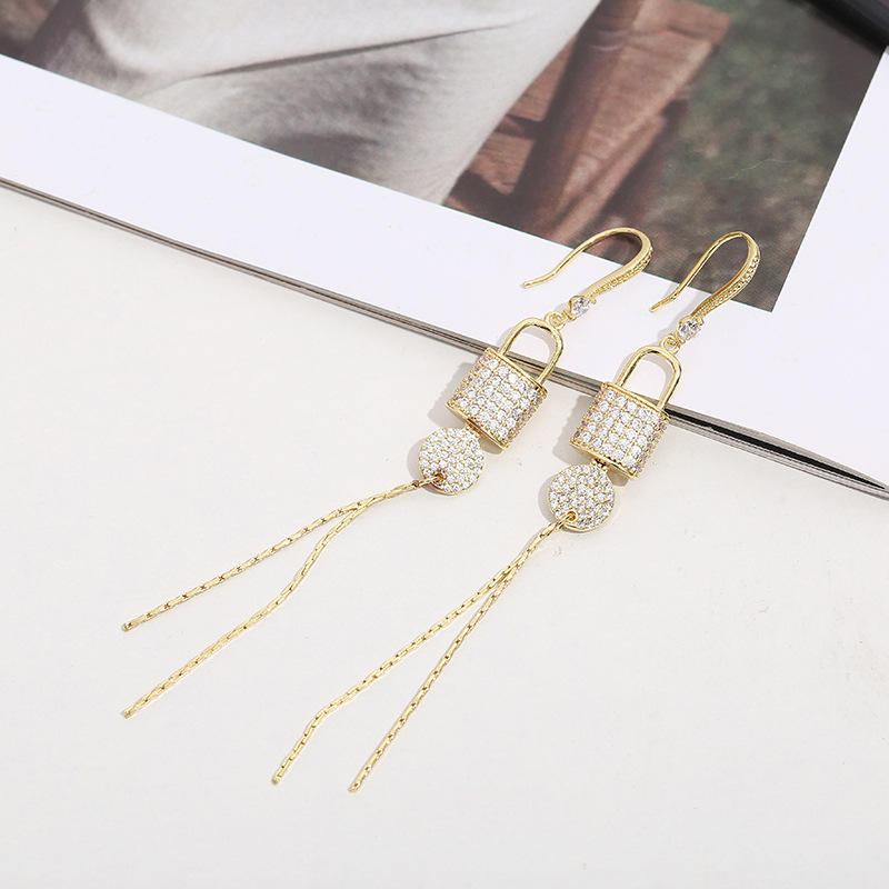 Pendientes de gancho de alta gama con borlas largas y diseño de candado, de moda, ecológicos, con microincrustaciones de circonita y chapado en oro.