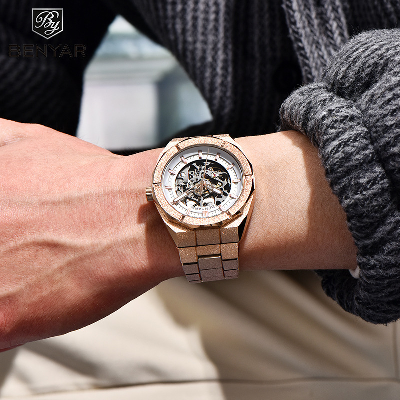 Benyabenyar reloj de hombre mecánico automático de moda impermeable nocturna deportivo hueco reloj de pulsera de acero 5212