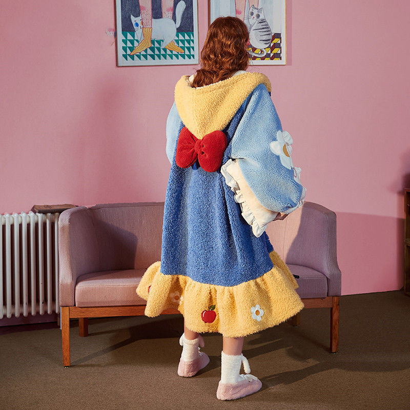 Snow white pajamas women's spring, autumn and winter coral fleece nightgown long sleeve new thickened cute velvet bathrobe nightdress Snow white pajamas women's spring, autumn and winter coral fleece nightgown long sleeve new thickened cute velvet bathrobe nightdress