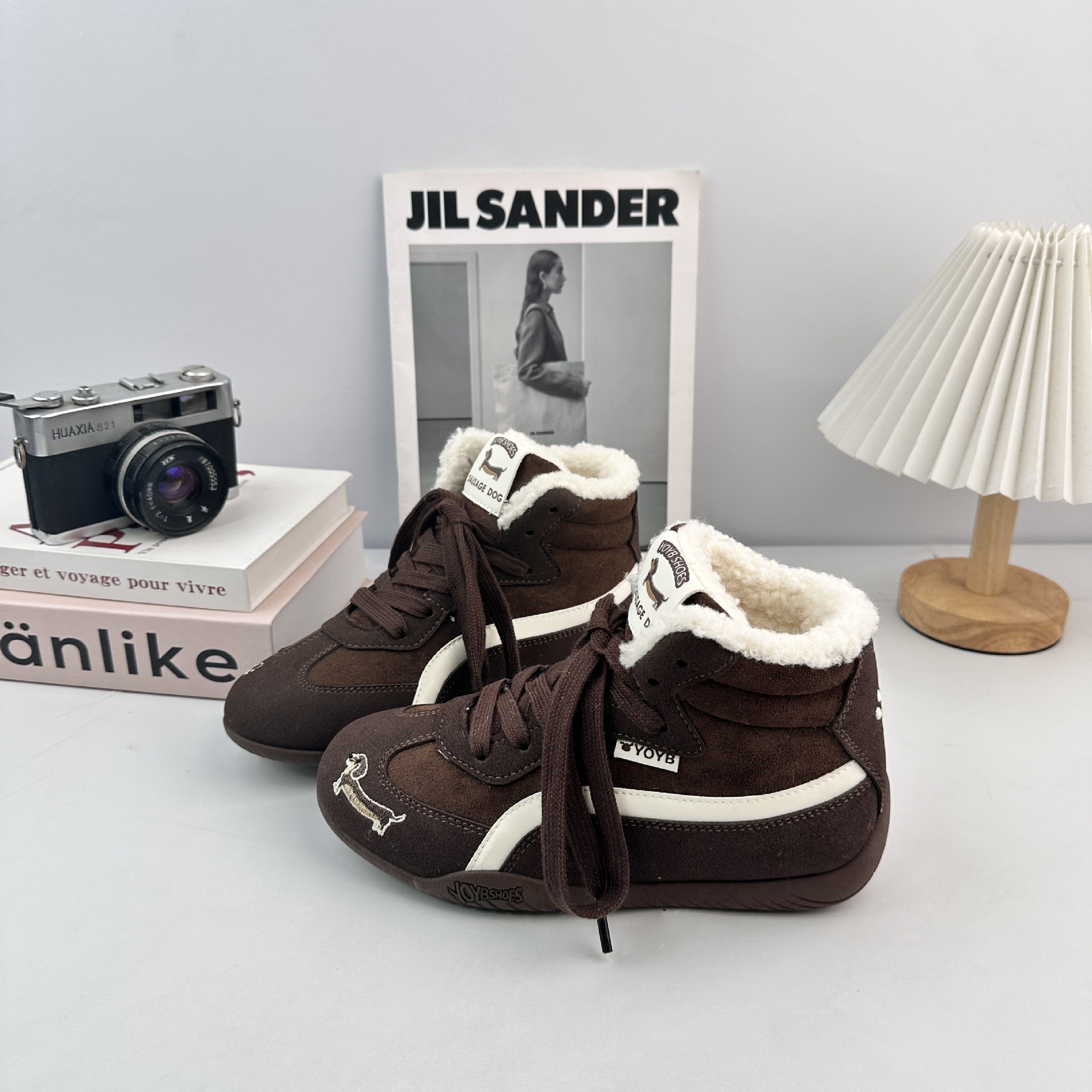 Zapatos de mujer y zapatos de madera de vello de mujer calentamiento de algodón, zapatos de cabello nicho, zapatos de cabello de algodón, zapatos de entrenamiento de pequeña división de cabello