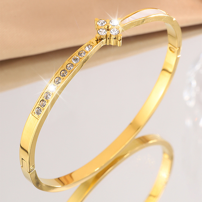 Brazalete de acero inoxidable para mujeres, brazalete de diamante floral, diseño exquisito, joyas de lujo ligero, brazalete universal.