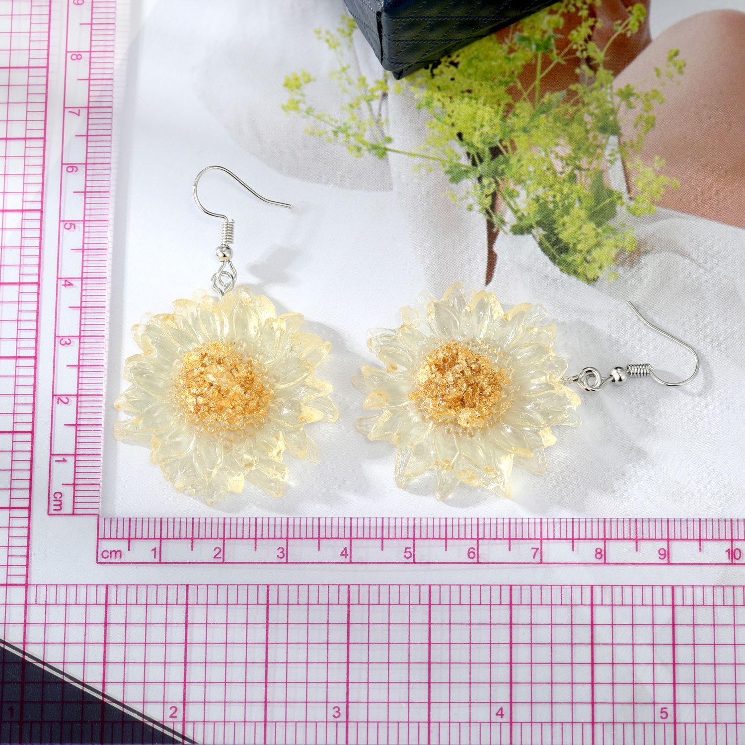 Fashion Earrings Resin Daisy Dried Flower Stud Earrings