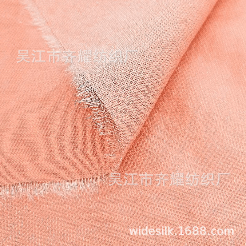 20D*32S单丝棉锦涤并网条人棉缎纹提花格子雪尼尔凤凰条面料