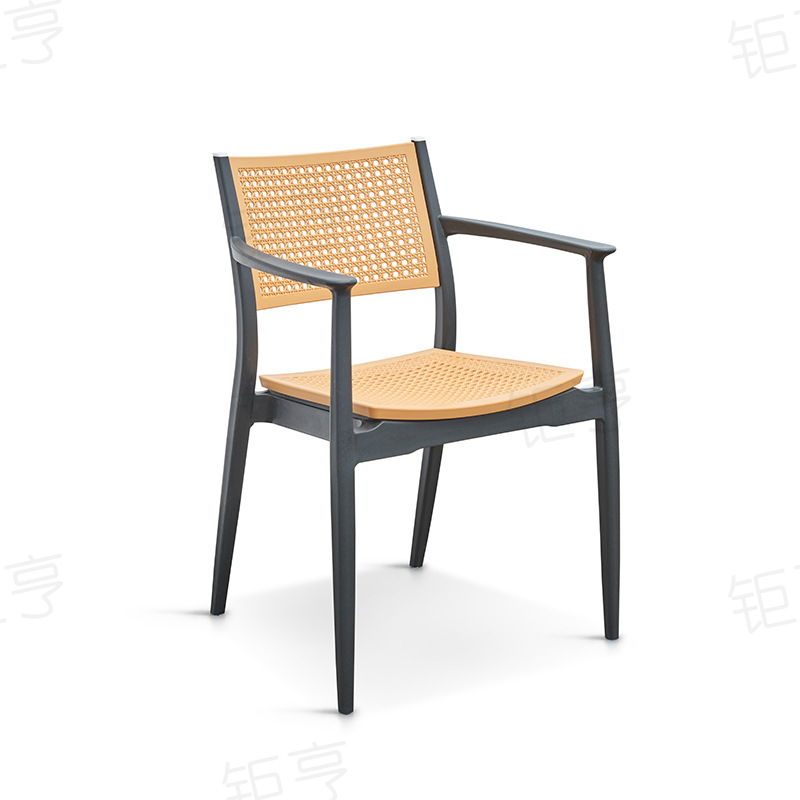Nueva silla de plástico de materia prima PP nórdica silla de respaldo de plástico simple marco silla de color seleccionable fábrica al por mayor