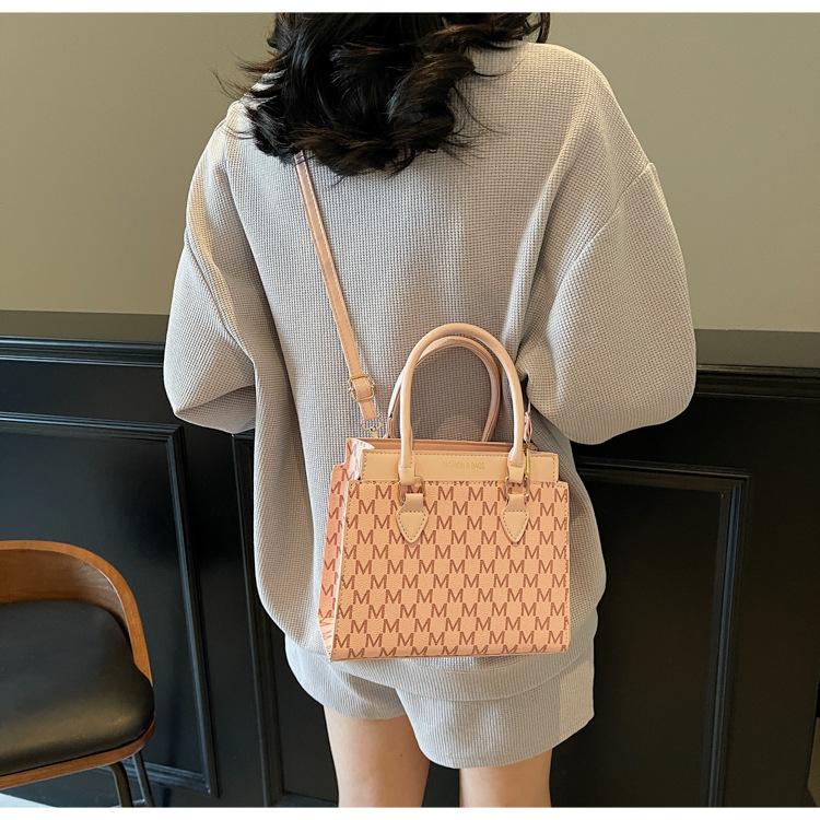 510g Weight Zipper Closure Type Single Shoulder Strap Strap Type Shoulder Bag Bags Type Casual Occasion Pu Leather Material Letter Pattern All Seasons Season Women's Gender Streetwear Style Square Shape Small Size Women's Small Pu Leather Letter Streetwear Square Zipper Shoulder Bag 5