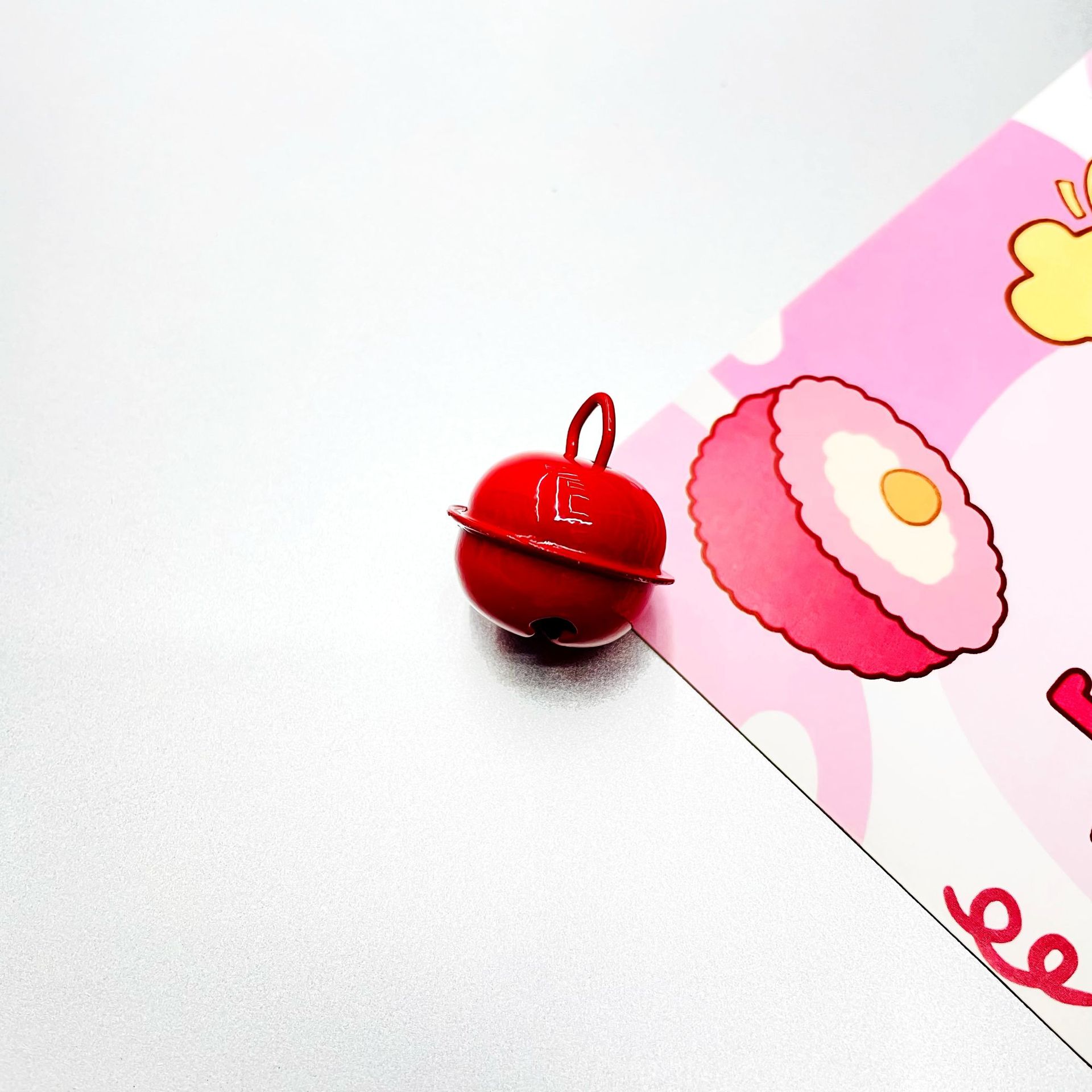 22mm colorido una palabra pintada campana DIY accesorios joyería pulsera bolsas de llaves colgar material de Navidad al por mayor