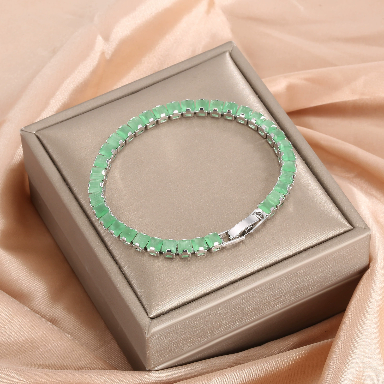 TEMU Amazon SHEIN cross-border European and American hot-selling light luxury exquisite square zircon claw chain live broadcast model wholesale