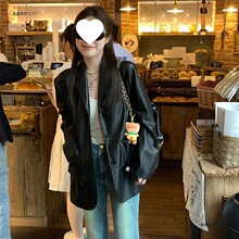 �OӋ�����bƤ������Ů2025�¿��nϵ�C܇�L�߽֕r�к�ɫPUС������