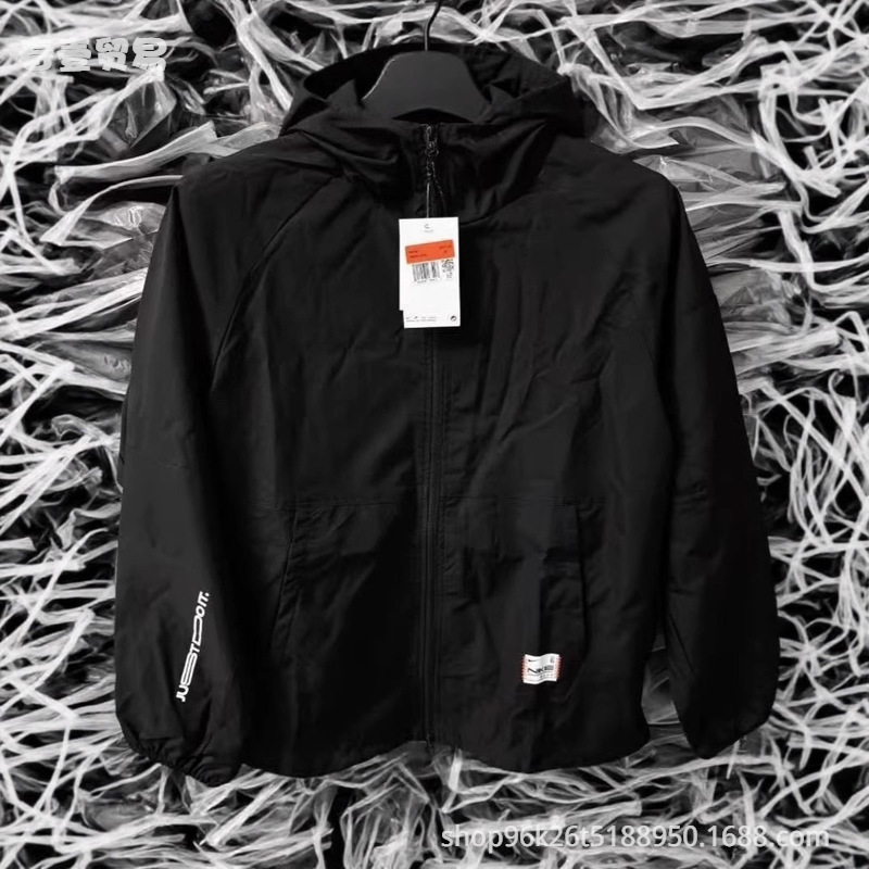 Spring and Autumn High-Quality Embroidered Casual Sports Hooded Zipper Reflective Stripe Jacket Couple Style Trendy Spring and Autumn High-Quality Embroidered Casual Sports Hooded Zipper Reflective Stripe Jacket Couple Style Trendy
