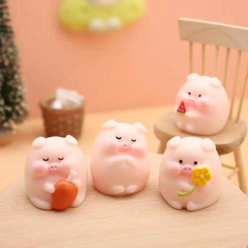 Car supplies, lifestyle, home furnishings, dolls, center console cartoon mini cute piggy decorations