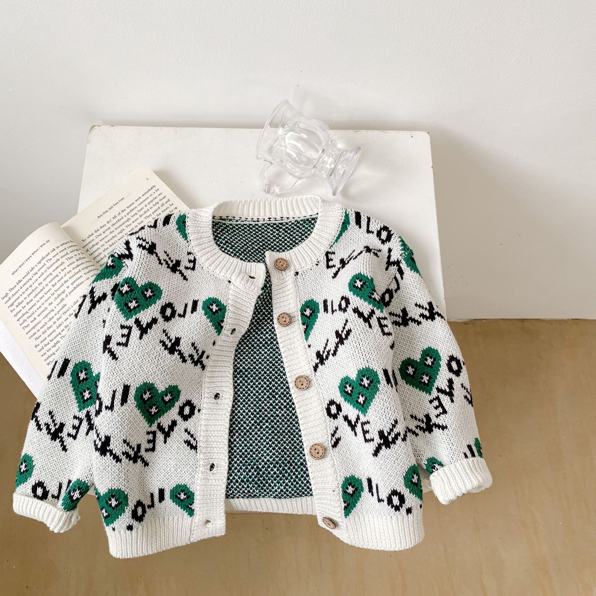 Pull bébé automne et hiver 2024, lettres d'amour brodées, cardigan en fil de coton, tricoté avec une veste_voghion.com