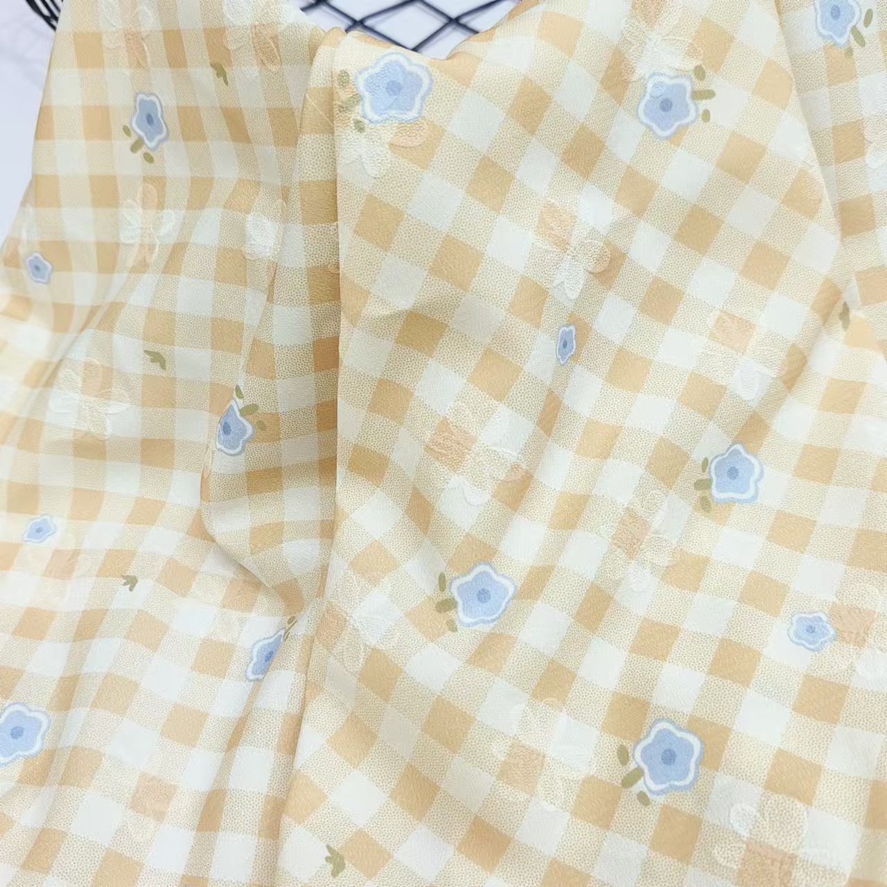 フルポリエステルデジタルプリント生地カラードーパミン格子小花子供服プリント生地