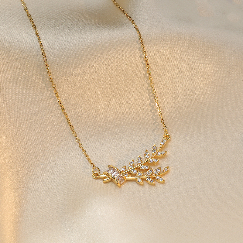 16g Weight Zircon Inlay Material Pendants, Necklace Classification Lady Leaf Titanium Steel Inlay Inlaid Gold Zircon Pendants Necklace