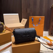 新款链条包印花小方包单肩包斜挎包翻盖包欧美经典信使包mini包