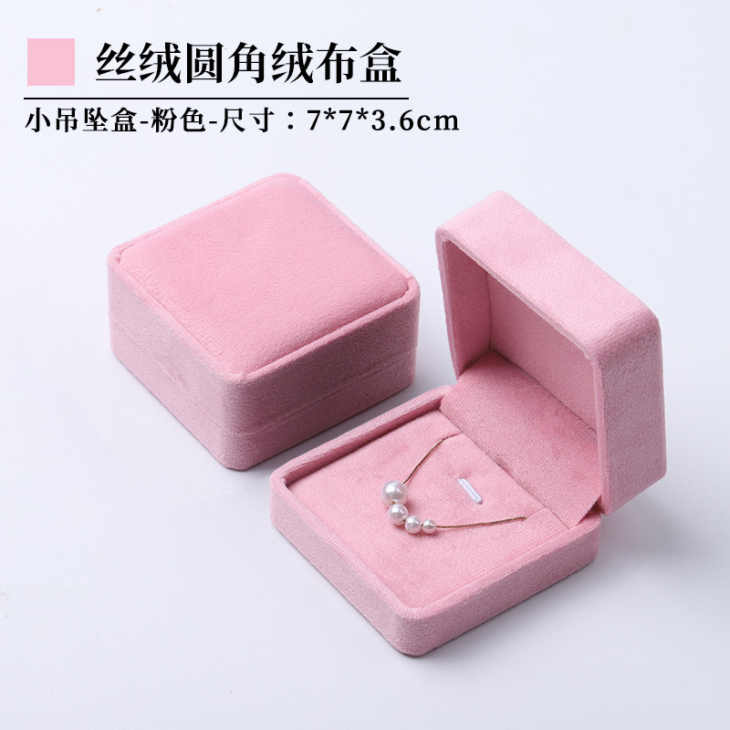 Lisi Velvet-Caja colgante rosa pequeña; Joyero de terciopelo Lisi