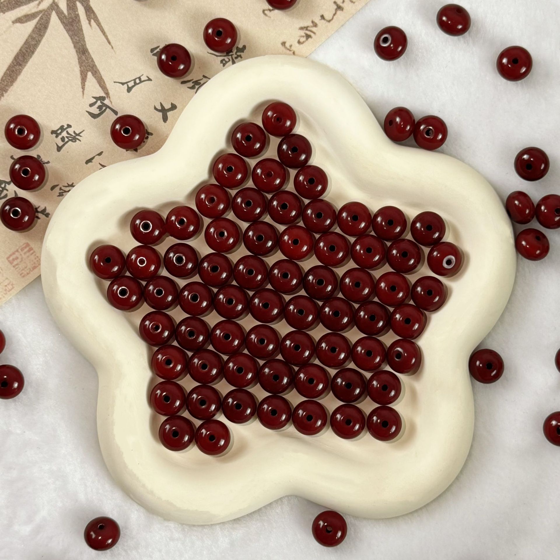 Бусины из вишневых счетов 8*11мм