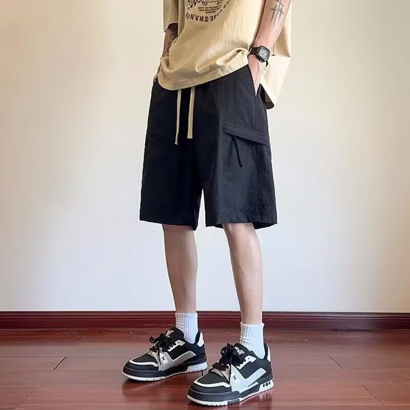 Pantalones cortos de herramientas de verano para hombres nuevos pantalones rectos casuales deportivos de seda de hielo marca de moda pantalones de cinco puntos de color sólido estilo fino de moda