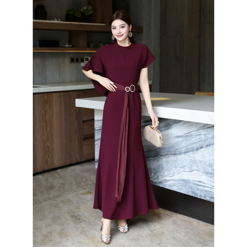 2025 French Fashion Design Lotus Leaf One-Shoulder Sleeves Elegant Elegant Front Strap Dress Long Skirt Evening Dress