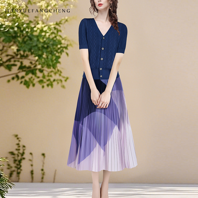 欧货两件套薄款针织衫上衣女短袖V领打底衫2025夏渐层百褶半身裙